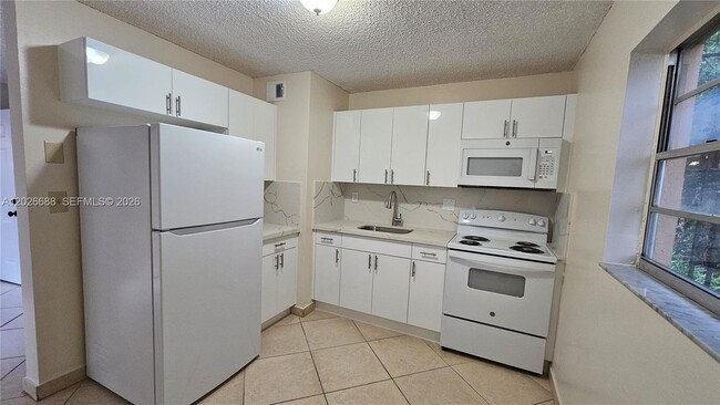 Foto del edificio - 1235 NW 6th St