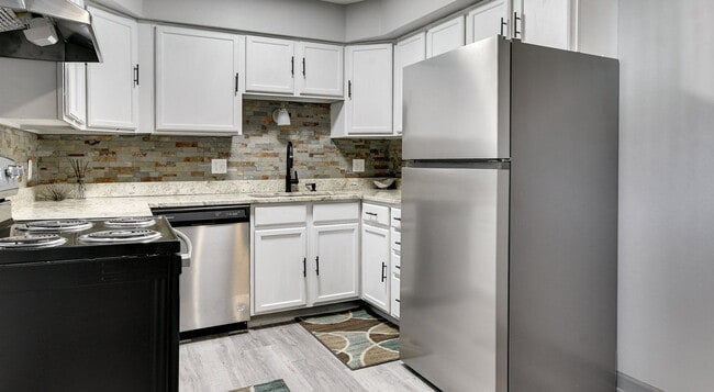 Interior Photo - Reserve at the Knolls