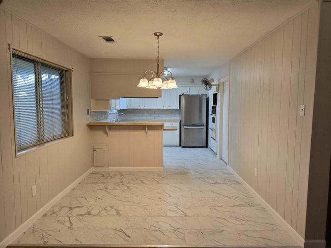 Foto del edificio - 4910 Crepe Myrtle Ln