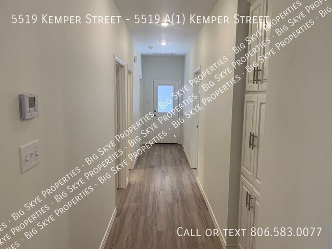 Foto del edificio - 5519 Kemper St
