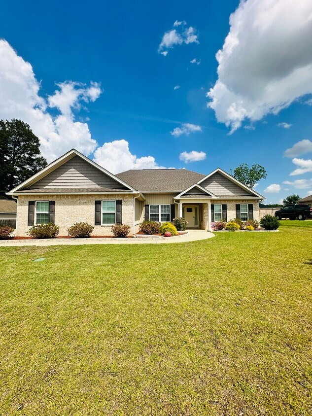 Foto principal - 104 Chatham Ct