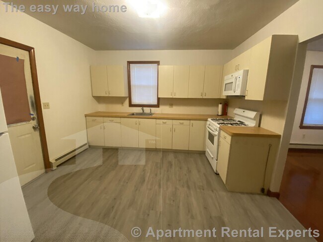 Foto del edificio - Revere Duplex 3 Bedroom, 1.5 Baths - Parki...