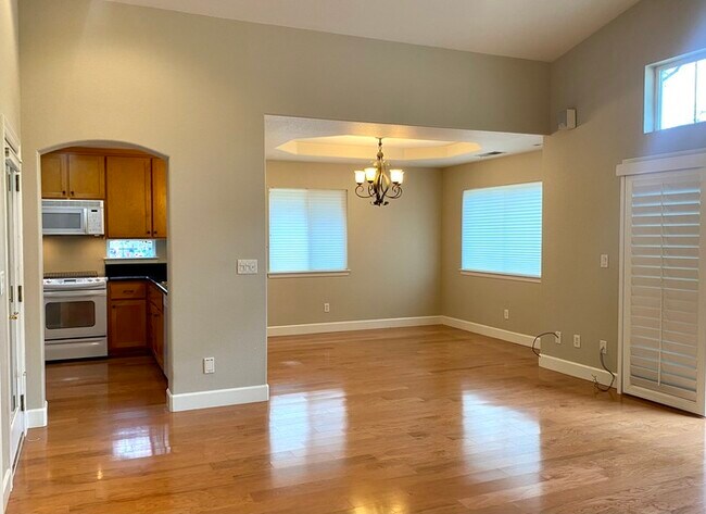 Foto del edificio - 8008 Fox Meadow Ln