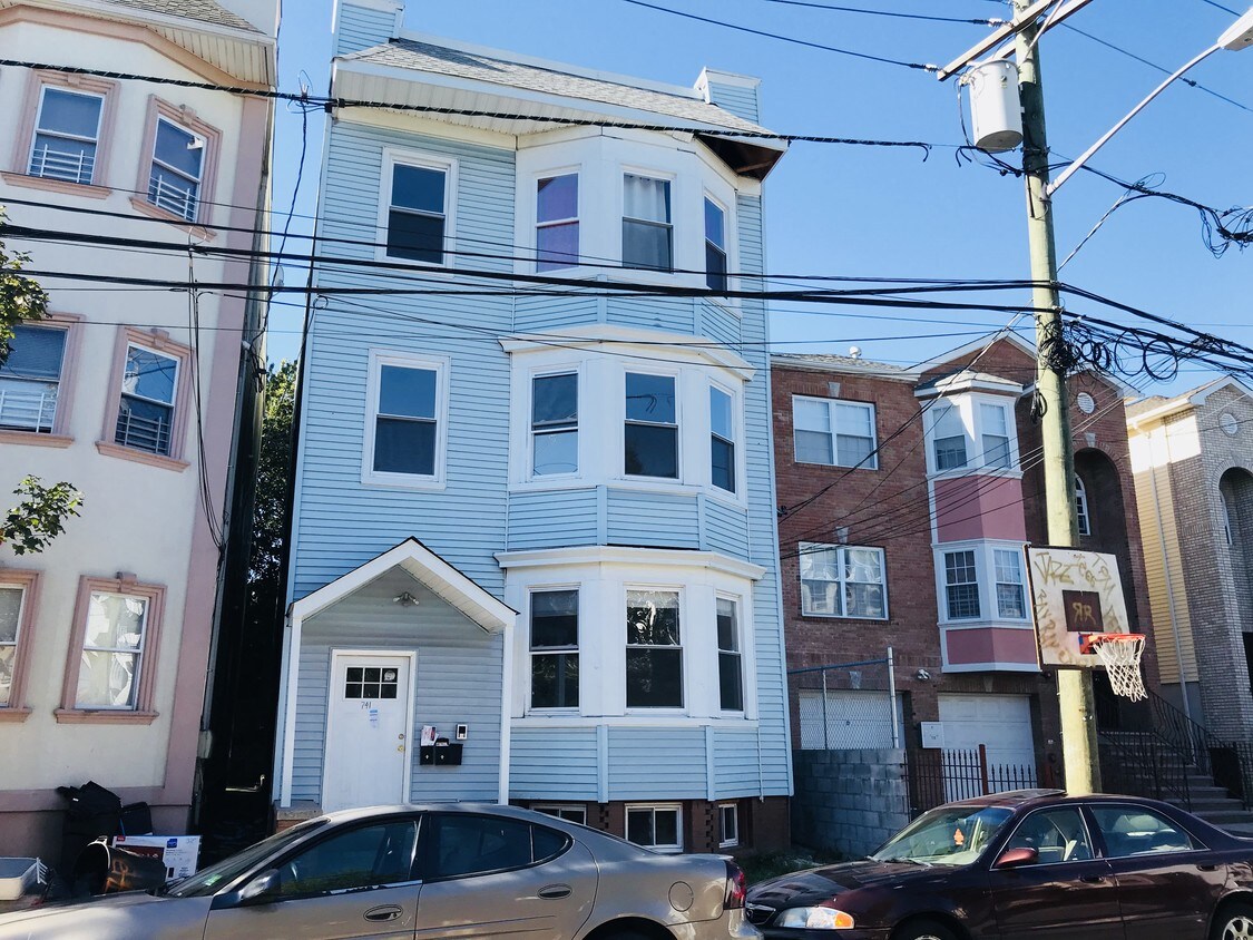 Primary Photo - 741 S 12th St