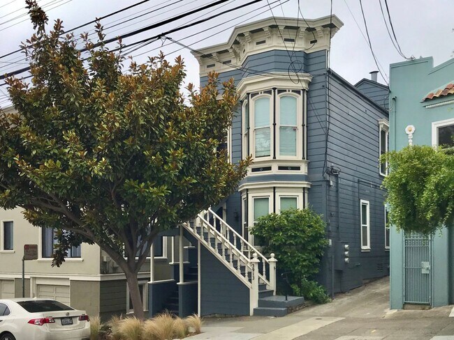 Foto del edificio - Charm-Filled 1BR/1BA Prime Noe Valley Cond...