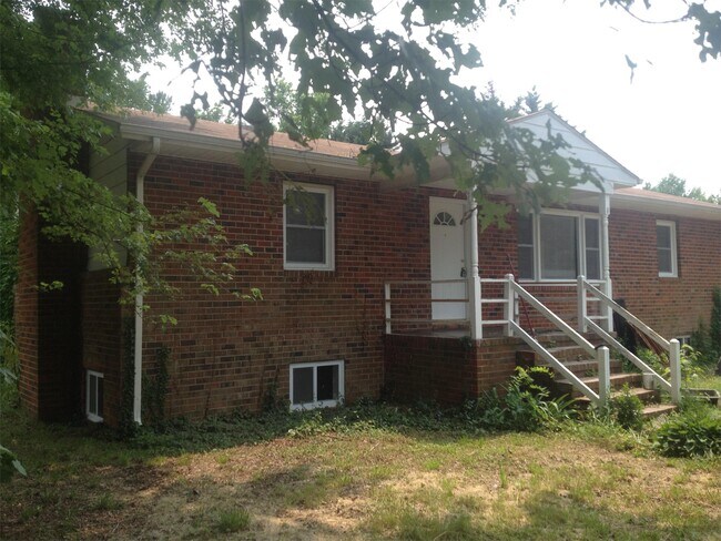 Building Photo - 6111 Mechanicsville Tpke