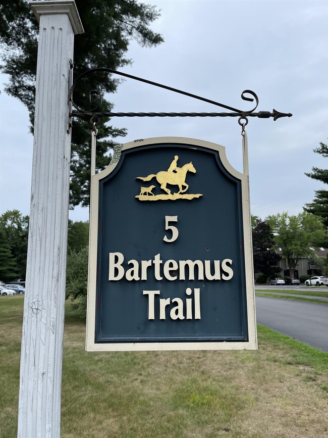 Building Photo - 5 Bartemus Trail
