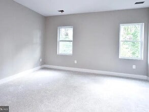 Building Photo - 1 Ayrwood Ln