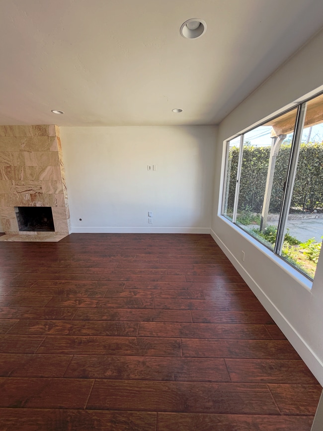Building Photo - 265 La Veta Ave