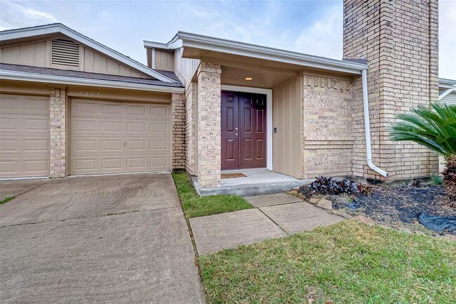 Building Photo - 7822 Saintes Cir