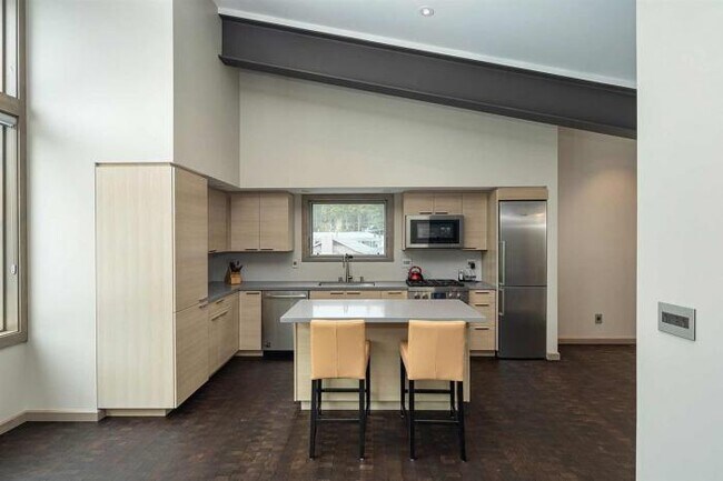 Building Photo - 1 bedroom in Tahoe Vista CA 96148