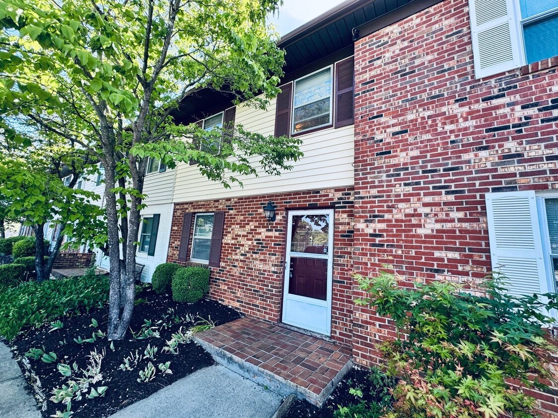 Lovely Town Home - Lovely Town Home