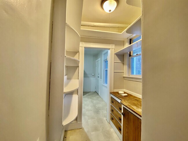 Building Photo - 9 Eustis St
