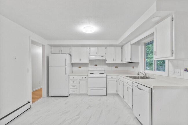 Foto del edificio - 8 Hunt Ln