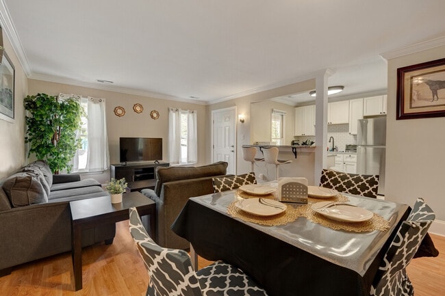 Foto del edificio - 2225 Summit St