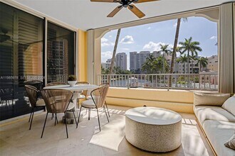 Building Photo - 725 Crandon Blvd