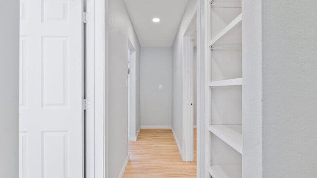 Building Photo - 243 San Jacinto Dr