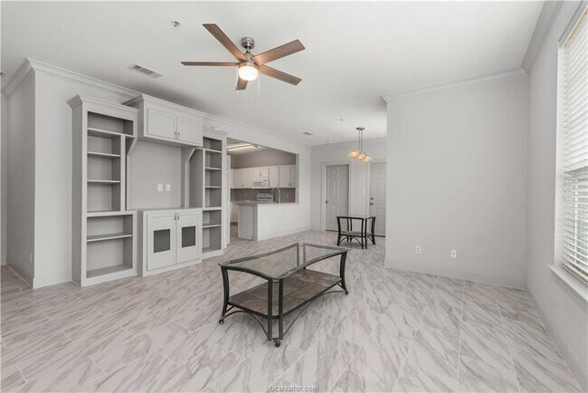 Foto del edificio - 801 Luther St W