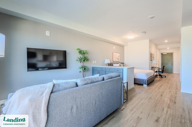 Building Photo - 210 E Green St