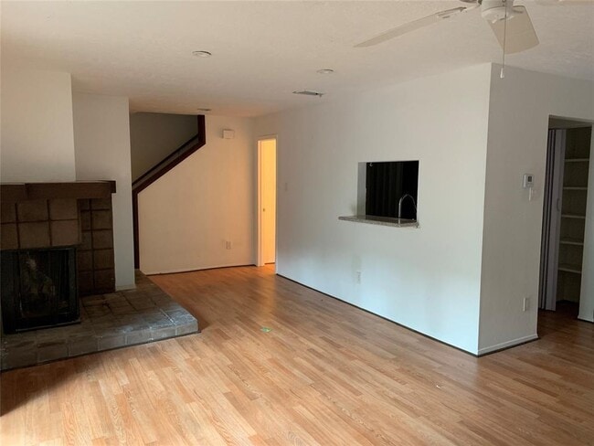 Foto del edificio - 9530 Windswept Ln