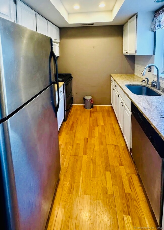 Foto del edificio - 107 Glen Dr