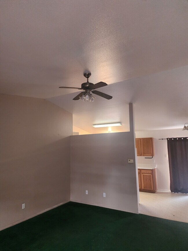 Photo - 461 Seckel St House