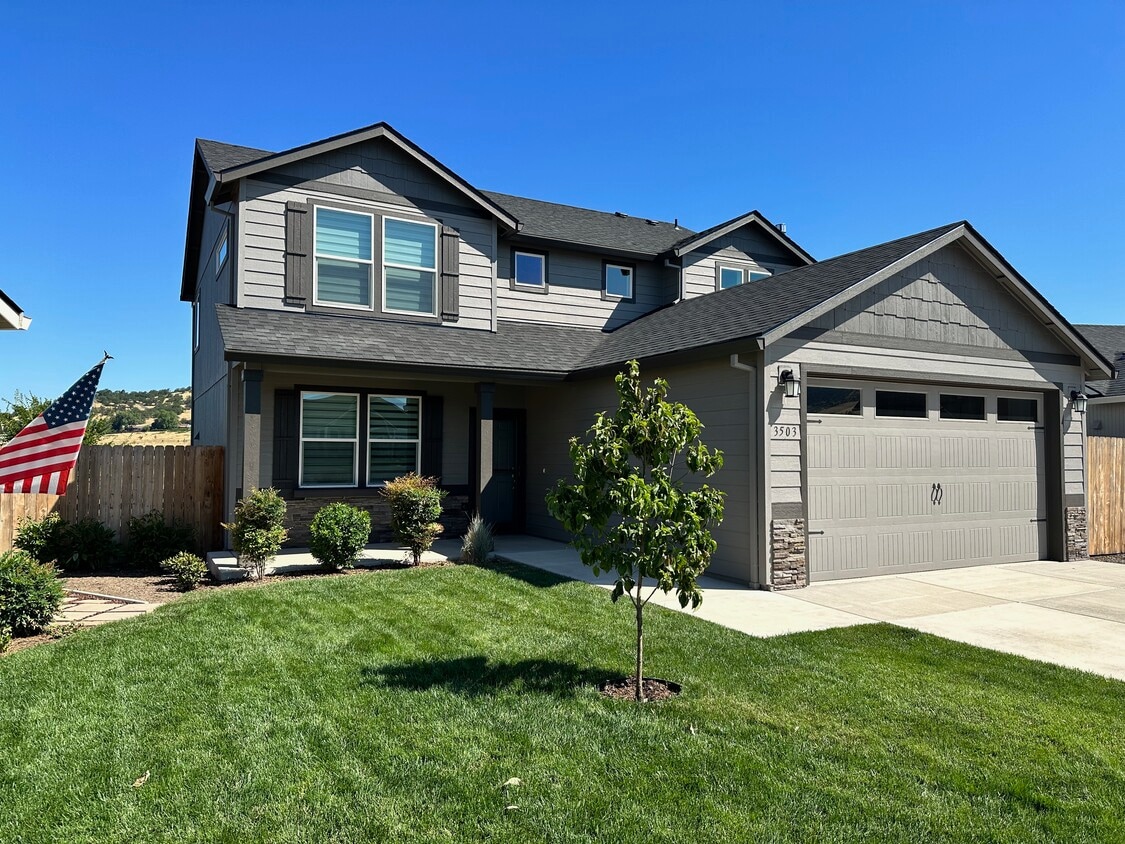 3503 Carnelian Street, Medford - 3503 Carnelian St