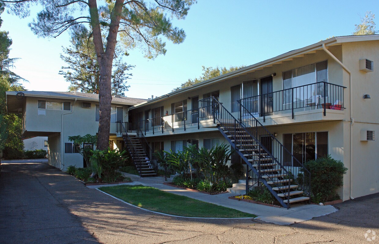 Building Photo - The Pines