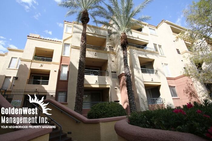 Primary Photo - 260 E Flamingo Rd
