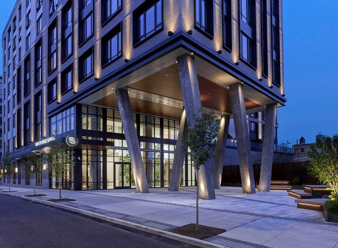 Foto principal - 28 McWhorter St