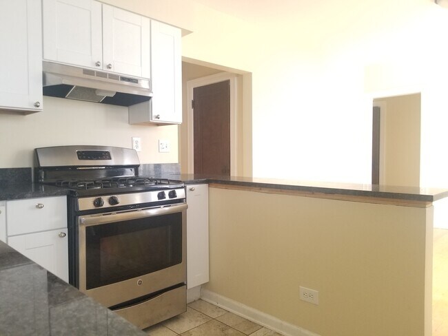 Foto del edificio - 3640 N Lockwood Ave