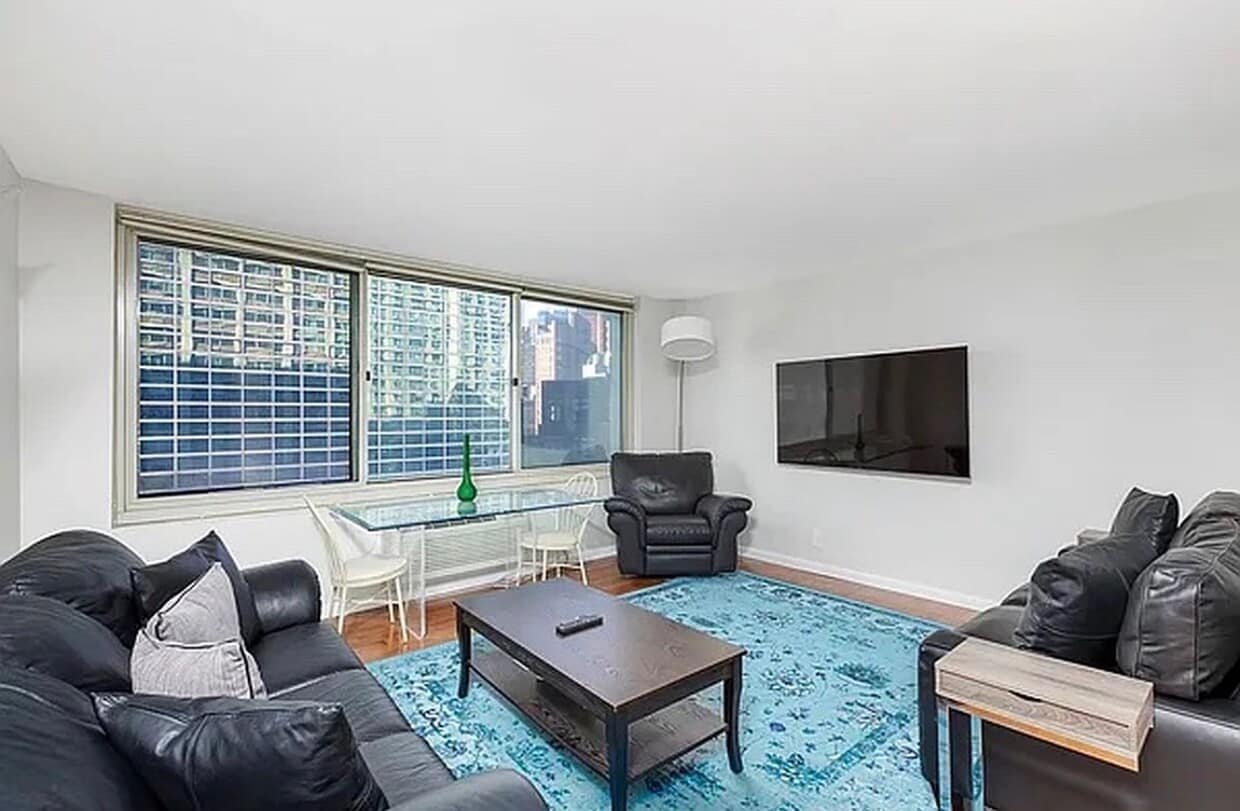 Photo - 333 E 45th St (New York, NY)