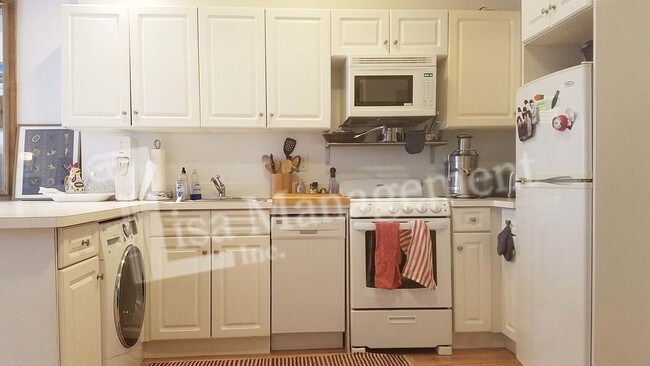 Foto del edificio - 37-39 W 8th St