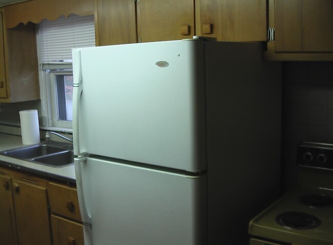 Kit. detail - 538 W Exchange St