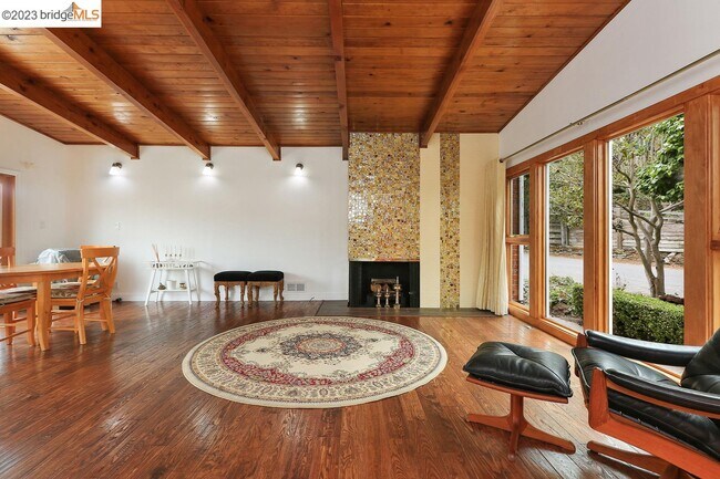 Building Photo - 295 Scenic Ave