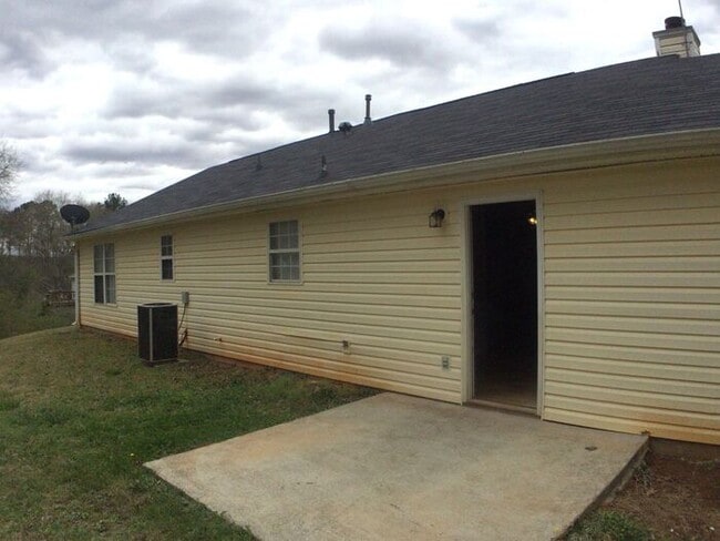 Building Photo - 133 Michelle Dr