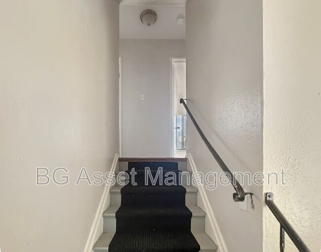 Building Photo - 475 44th Street