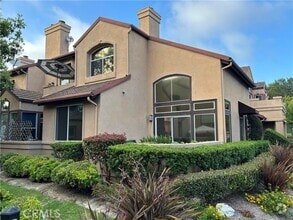 Building Photo - 11 Baycrest Pl