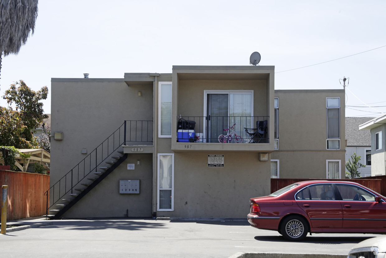 Building Photo - 987 63rd St