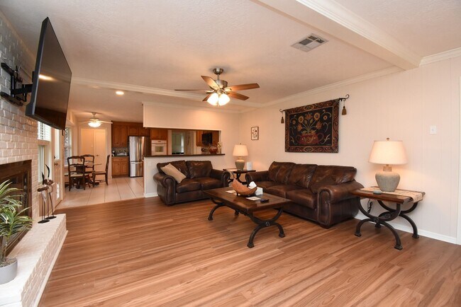 Building Photo - 7907 Aleta Dr