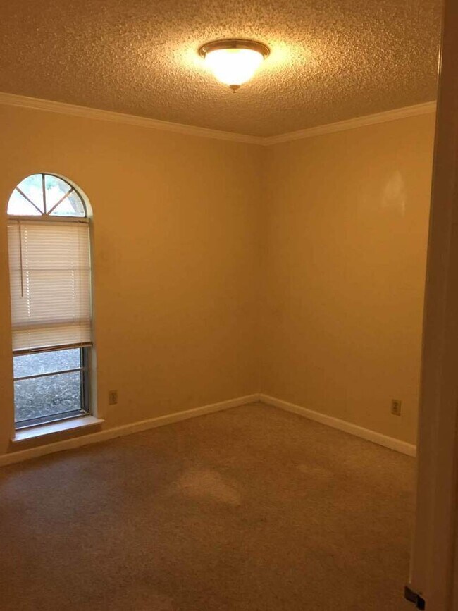 Foto del edificio - 3 Bedroom House in Garland, TX