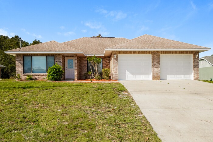 Foto principal - Versatile 3-Bedroom Home
