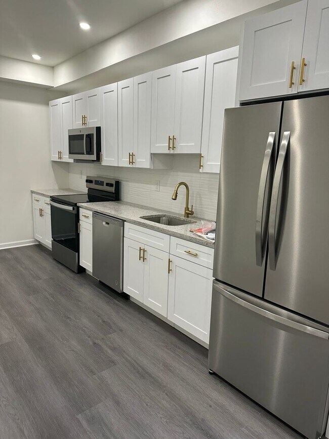 Foto del edificio - One FREE MONTH!! Luxury Bi-Level 2BR Apart...