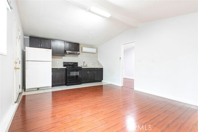 Foto del edificio - 8170 Calvin Ave