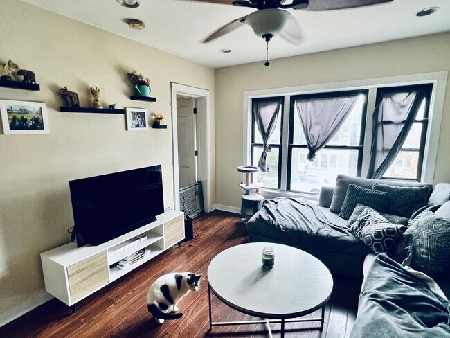 Foto del edificio - 3728 S Parnell Ave