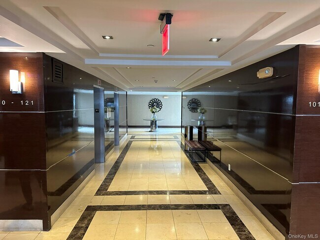 Foto del edificio - 64-05 Yellowstone Blvd