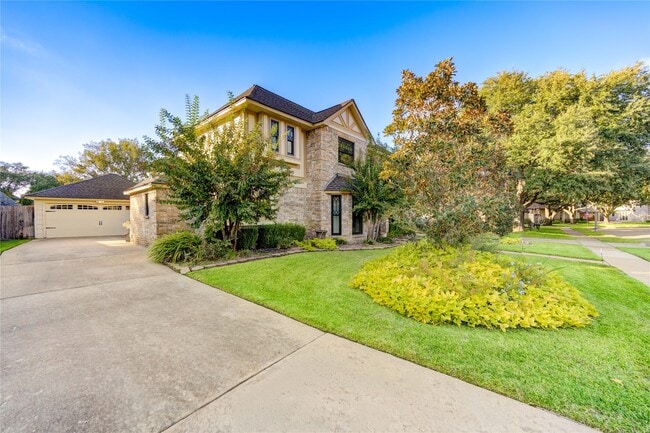 Foto del edificio - 22526 Cove Hollow Dr