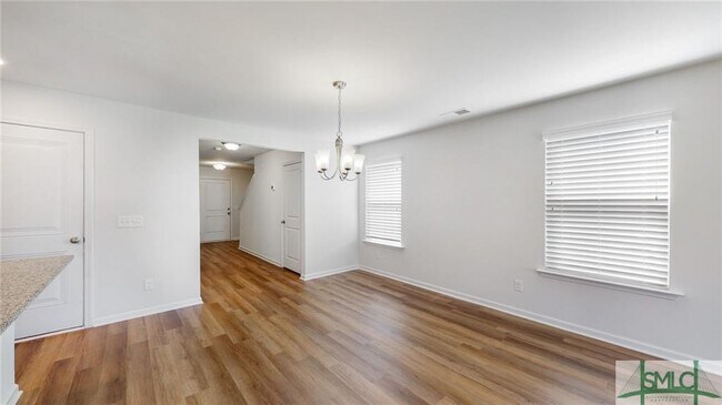 Building Photo - 652 Hogan Dr