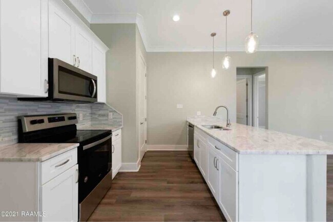 Building Photo - 124 Santa Marta Dr