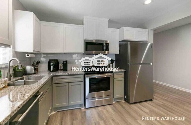 Building Photo - Remodeled duplex for lease near Downtown